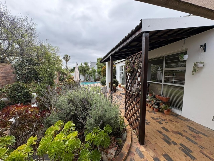 To Let 2 Bedroom Property for Rent in West Beach Western Cape